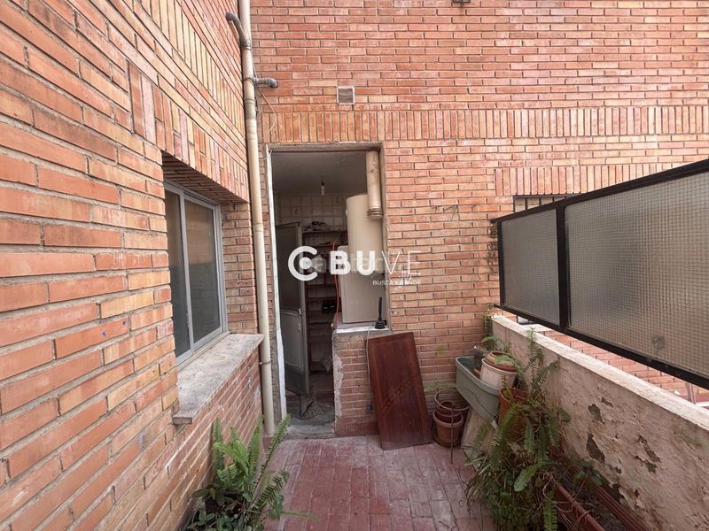 Foto 097d0274-aa42-4bb5-861c-ff74c52ff43f. Pis a Cueva de Menga Antequera