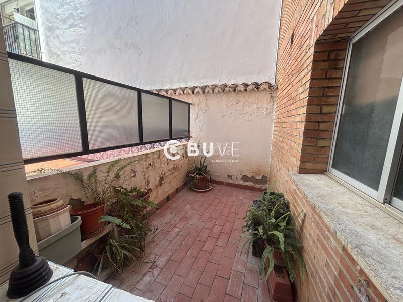 Foto c2abd2c4-3d5f-4dd5-9330-ce6540665dbf. Pis a Cueva de Menga Antequera