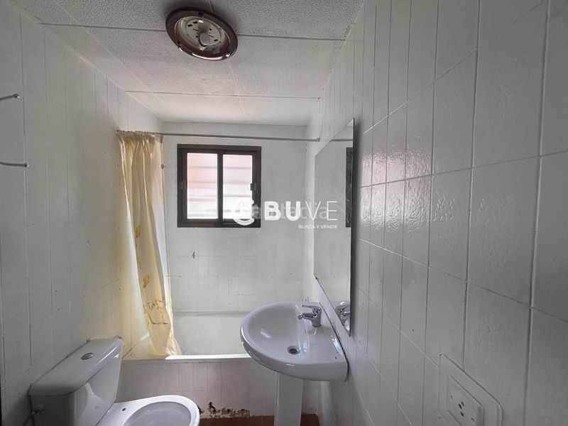 Foto c92b164f-ade9-46a0-a1d0-045095f91b9c. Pis a Cueva de Menga Antequera
