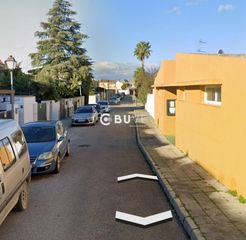 Chalet  N/a. Se vende chalet independiente en villanueva de ariscal.