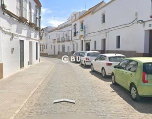 Xalet  N/a. Se vende chalet independiente en carmona.