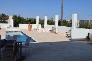 Casa  Partida la rambleta. Se vende casa moderna en crevillent
