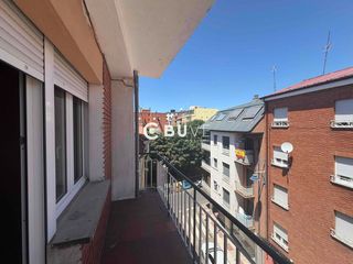 Flat  N/a. Piso para reformar junto al parque de san mamés, león.