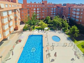 Ático  Laponia. Ático con terraza en urbanización con piscina, garaje y trastero