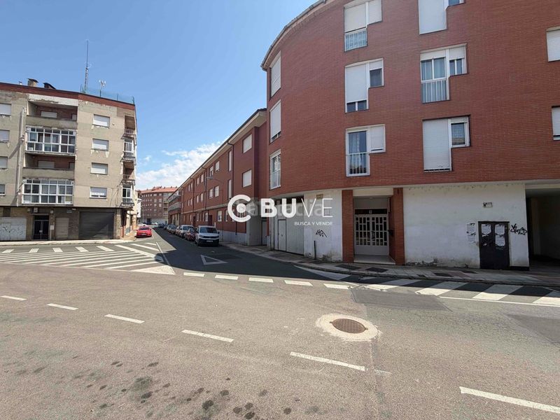 Foto fc571258-077e-4813-bd19-69bde72d4fc0. Pis amb calefacció aparcament a Trobajo del camino