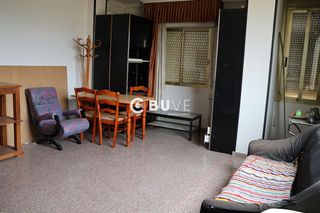 Appartement  Calle geografía. Se vende piso de 4 hab en elda
