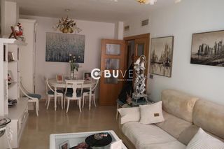 Appartamento  Cardenal payá. Se  vende amplio piso en petrer con 2 plazas de garaje, 2 patios
