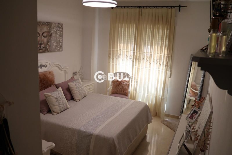 Foto 485f44c9-12ce-42b0-b87d-6fff55daa330. Pis amb aparcament a Petrer