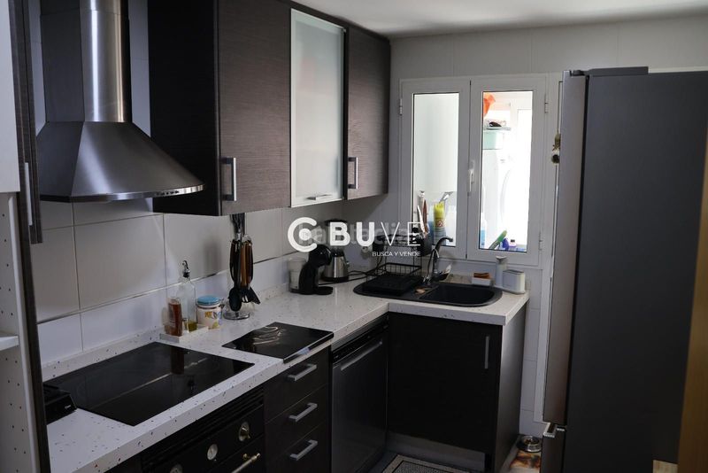 Foto af7944fc-c8d9-4666-b6b8-53616781cc90. Pis amb aparcament a Petrer