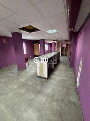 Local Comercial  Avenida de cordoba. Atractivo local  en venta  en zona comercial