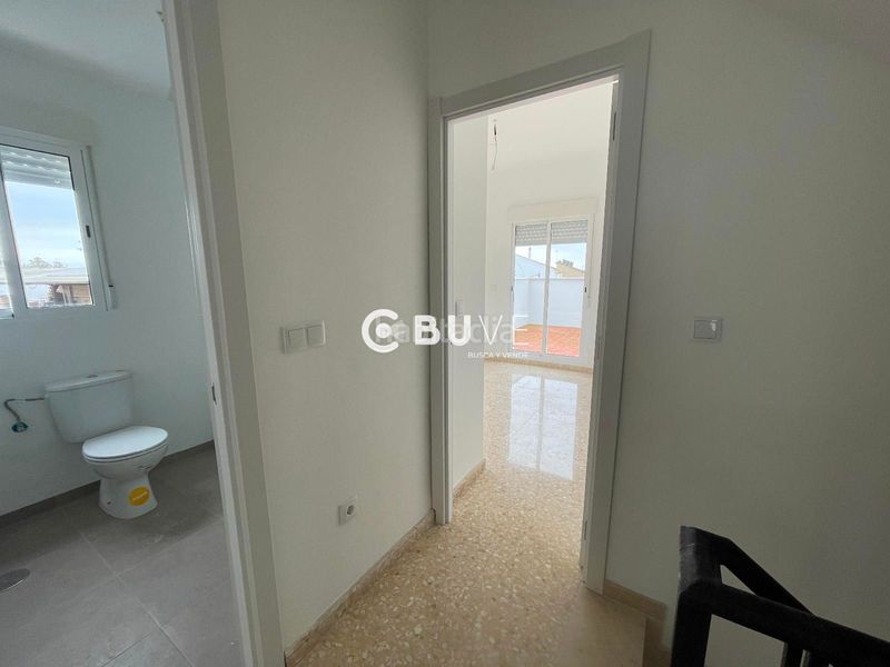 Foto fbd39979-ee5e-4064-9b6c-4acf73b5534c. Casa adossada a Almonte Almonte