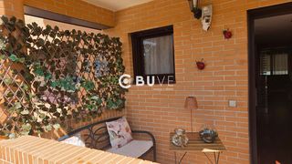 Reihenhaus  N/a. Exclusivo chalet de 272 m con jardín privado, buhardilla, garaje