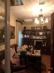Haus  N/a. Gran oportunidad! amplia vivienda para reformar en pleno centro