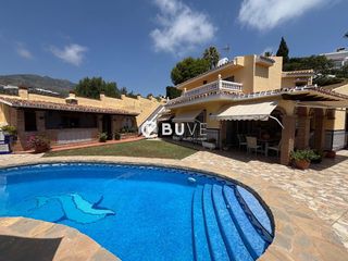 Xalet  De malaga. Chalet independiente de lujo en torremuelle, benalmádena costa,