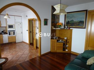Piso  Castiñeiriño. Se vende piso de 231 metros cuadrados en el castiñeiriño