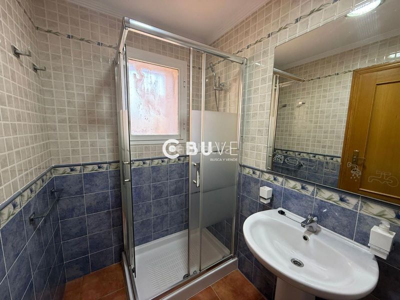Foto e750410b-4b1b-422a-8bab-d8846bcf001c. Xalet amb calefacció aparcament piscina a Las Pedrizas Chiva