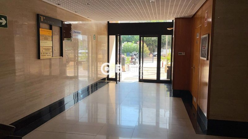 Foto 5b7cd60a-14bb-4612-bbec-f8102d10aff0. Oficina vendo oficina piso en paseo arca real reformado completamente y para que tu lo estrenes. en Valladolid