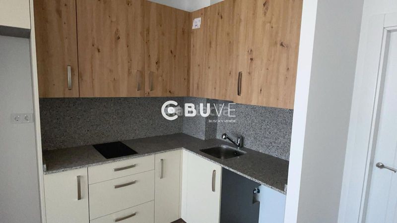 Foto 6ae7dcc5-df24-43ca-934c-9295ef0cd0b8. Oficina vendo oficina piso en paseo arca real reformado completamente y para que tu lo estrenes. en Valladolid