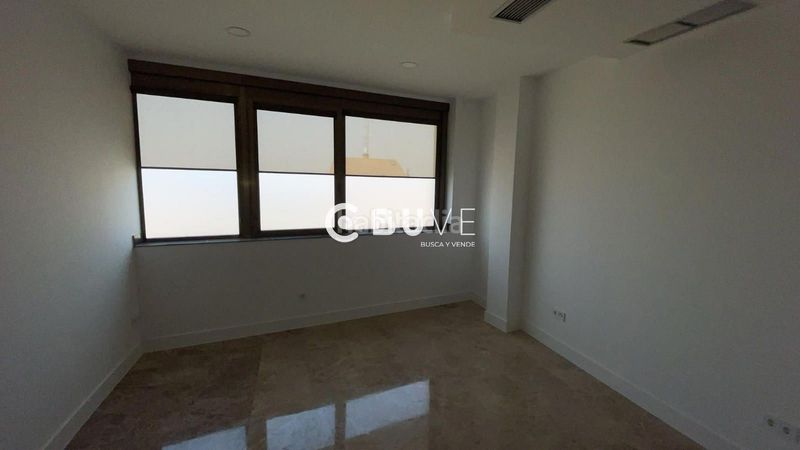 Foto 6d2673ce-c72e-4e6c-8f1c-0d42a7e82628. Oficina vendo oficina piso en paseo arca real reformado completamente y para que tu lo estrenes. en Valladolid