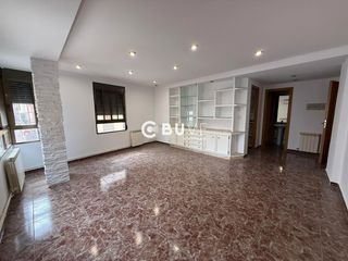 House  N/a. Dúplex en venta en utiel