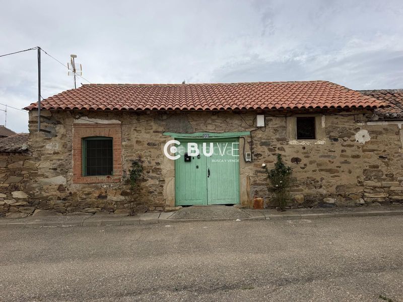 Foto 16a0e4e4-8663-4548-9582-e2d762c70604. Casa amb calefacció aparcament a Valderrey