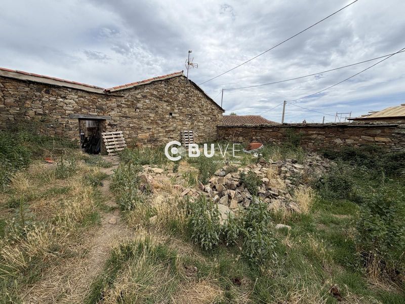 Foto 8bd483c8-4889-43d7-a9b7-a13302b9c388. Casa amb calefacció aparcament a Valderrey