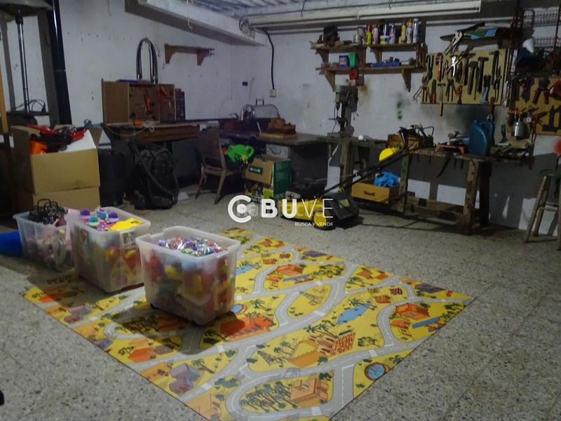 Foto 05705d19-aeaf-481d-847b-231756df61bc. Casa amb aparcament a Teo