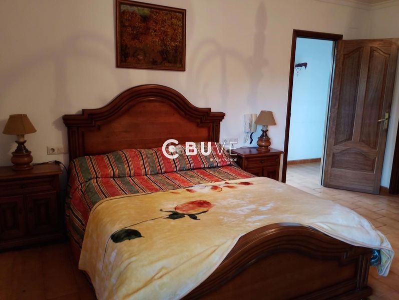 Foto 21fa59a6-3937-475e-a1e3-190b3f59443c. Casa amb aparcament a Teo