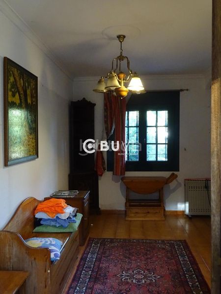 Foto 3c05da63-3863-47a5-bd25-f427418947e6. Casa amb aparcament a Teo