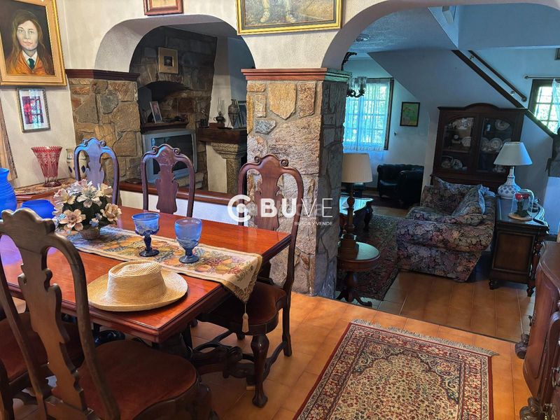 Foto 51baad39-4066-4070-ad03-71b3e8b738f5. Casa amb aparcament a Teo