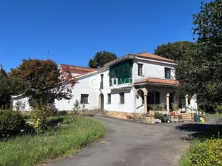 Casa  Ferreiriño. Se vende casa de 6 habitaciones en teo