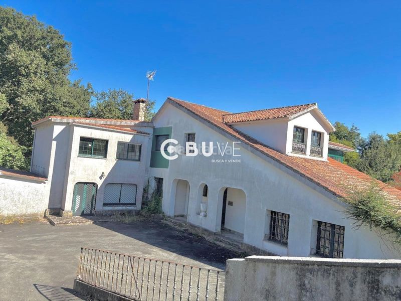 Foto a5d5edaf-c47a-4ebe-b09b-f6b2330dfd28. Casa amb aparcament a Teo