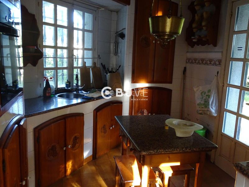 Foto d1dfc5c9-82f5-4671-bc01-39f2319037e1. Casa amb aparcament a Teo