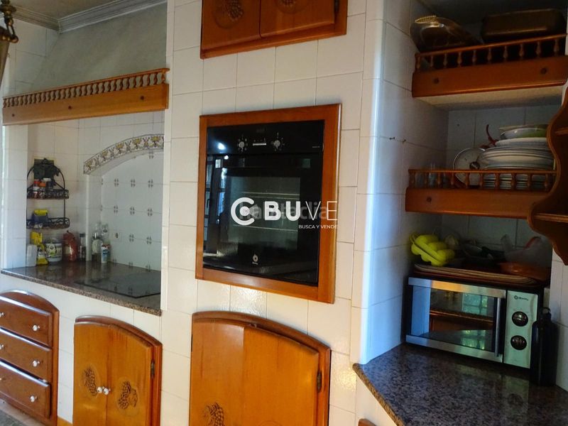 Foto dd99f1be-6cc4-4196-bed0-e6da5c8dc7ad. Casa amb aparcament a Teo