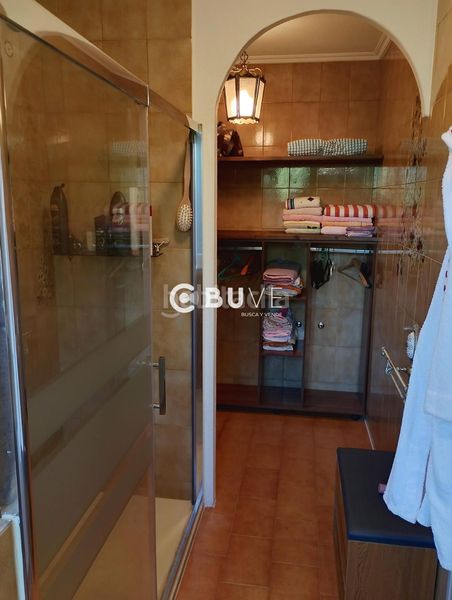 Foto f9f73e5e-377e-43ae-afd4-c4c22754ce6d. Casa amb aparcament a Teo