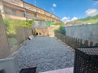Casa aparellada  Passeig de l'estació. Casa adosada en venta centro pueblo