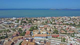 Casa adossada en Los Urrutias. Un balcn al mar en el carmoli