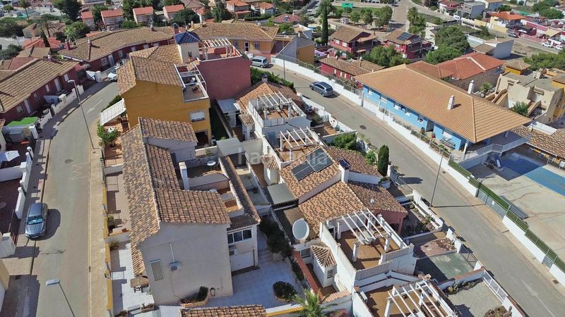 Foto 4b932933-ff4e-4d25-880f-a21e3408e8e5. Casa adossada amb aparcament piscina a Los Urrutias Cartagena