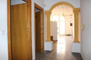 Lloguer Local Comercial a Los Dolores. Magnifico bajo comercial