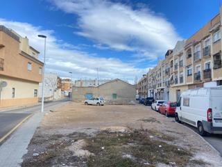 Terreny residencial a San Pedro del Pinatar. Venta dos viviendas y solar en san pedro del pinatar