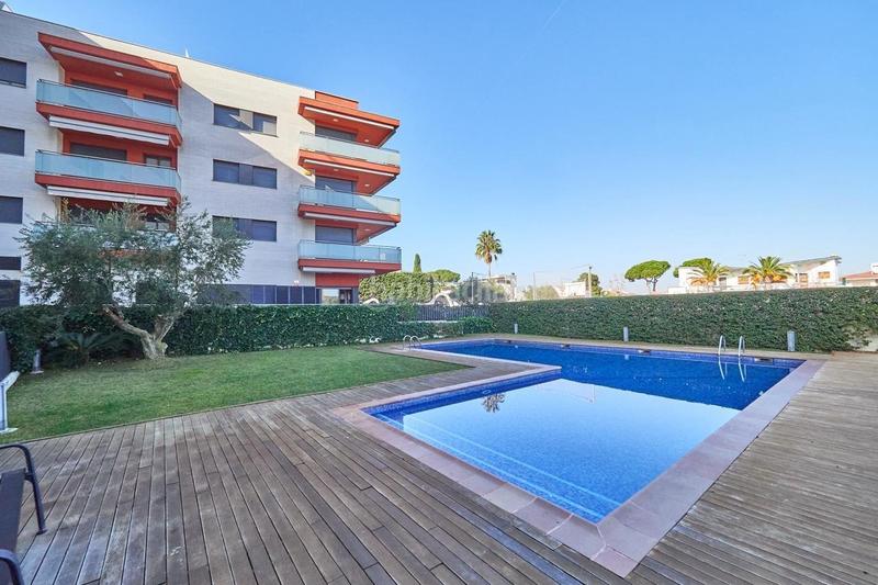 Foto 6c9c6811-4ec4-463a-a315-5e64d9f7ab8e. Planta baja  con terraza playa en Els Munts Torredembarra