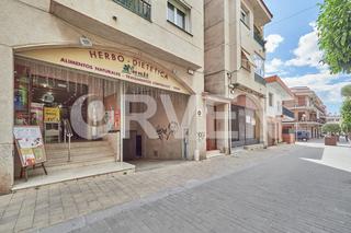 Lloguer Local Comercial  Empar nadal. Alquiler de local polivalente en el centro de cunit  100 m con m