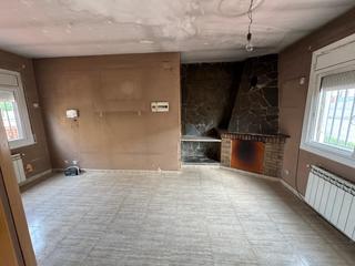 Xalet  Calle nuestra senyora del remei. Casa independiente en una planta en les pedreres