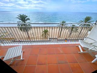 Pis  Maritim sant joan de deu. Piso con vistas frontales al mar