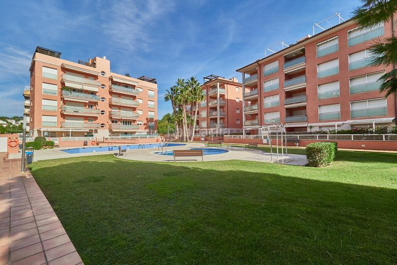 Foto ccd93aca-c650-4f19-be71-ce6cd97ca004. Àtic amb aparcament piscina a L´Estany Calafell