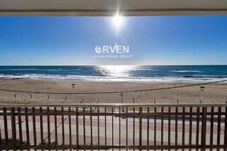 Pis  Llevant. Espectacular piso en primera línea de mar  playa del vendrell