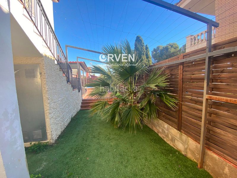 Foto c4f55132-b91e-4510-a6d9-a27c9eadbde8. Xalet amb aparcament piscina a Cunit residencial Cunit