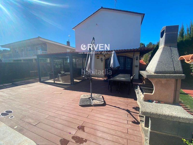 Foto e7618a35-6fa2-4eba-a4bf-9a831b65b469. Xalet amb aparcament piscina a Cunit residencial Cunit