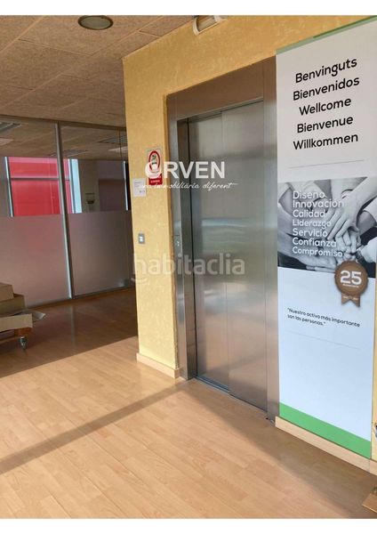 Foto 42544610-fd10-42ad-8574-2fc826401e1f. Nau industrial amb calefacció a Centre Vendrell (El)