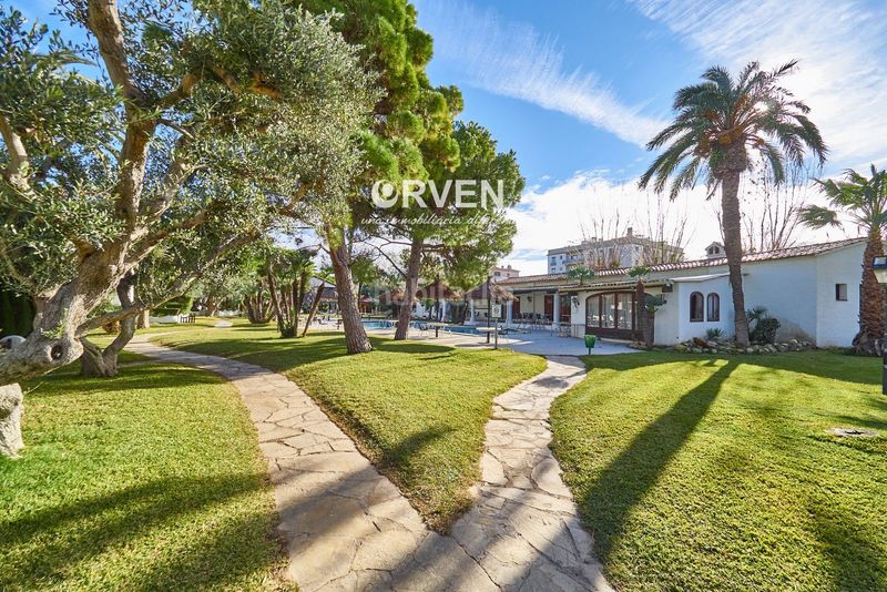 Foto cf7a6443-d5b6-4a64-9d3a-94045f96873f. Casa adossada amb calefacció aparcament piscina a Calafell